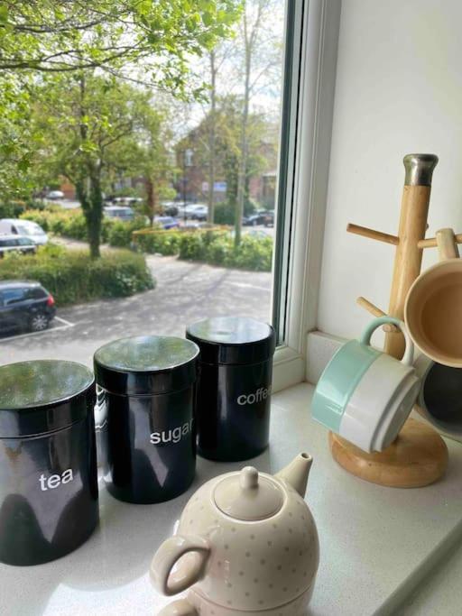 ストックポートContemporary Duplex - Private Patio & Parkingアパートメント エクステリア 写真